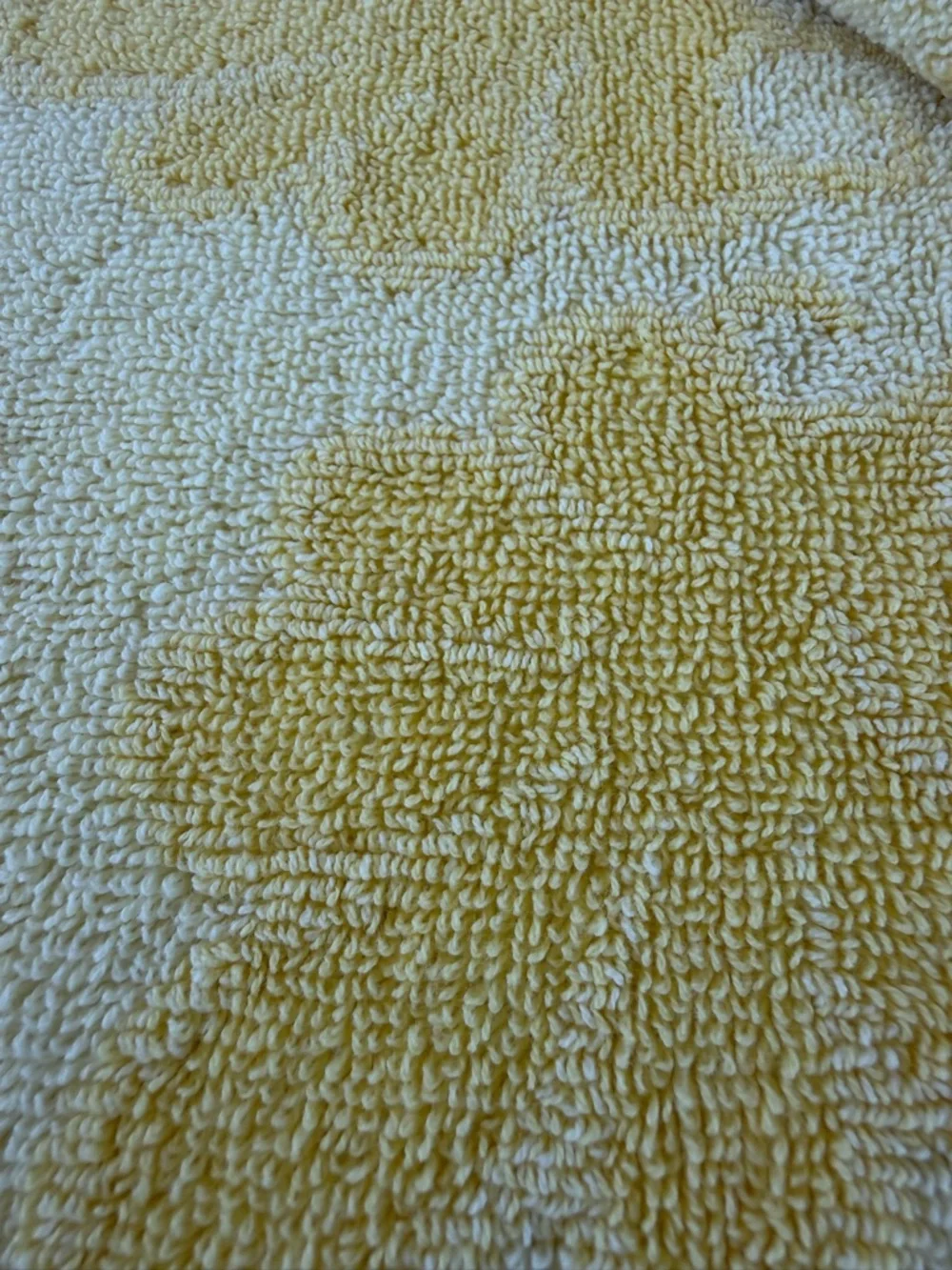 VTG Cannon Royal Family Yellow Snowflake Sculpted Bath Towel Fringe 24x41 GUC
